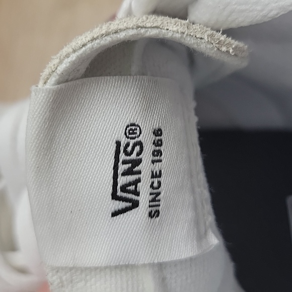 Van's SK8-Hi Brand new in the box. - Picture 13 of 14